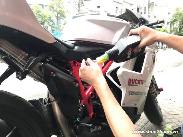Motul 300v factory line 10w40 1l - 3