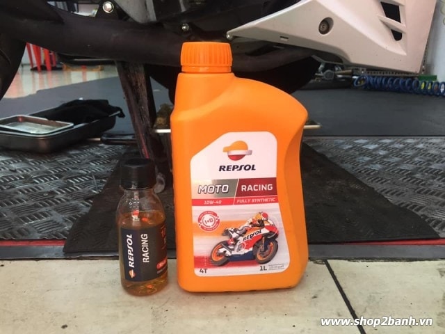 Nhớt repsol racing 10w40 1lit - 2
