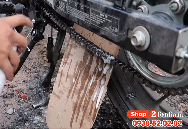 Hướng dẫn vệ sinh sên xe winner đúng cách - 2