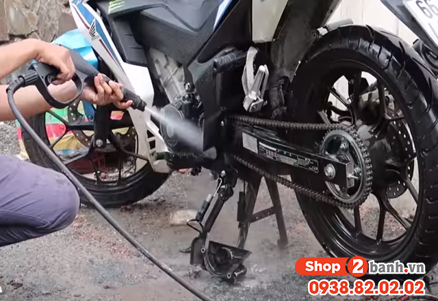 Hướng dẫn vệ sinh sên xe winner đúng cách - 3