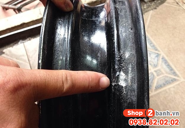 Tại sao vỏ không ruột xe tay ga bị hết hơi từ từ - 2