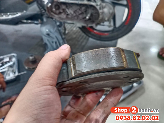 Vệ sinh nồi xe tay ga - 4