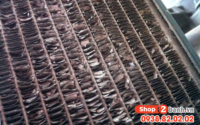 Két nước xe bị móp méo có nguy hiểm không - 1