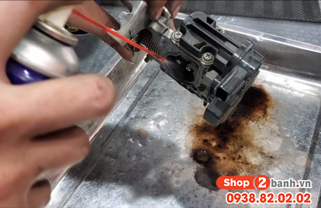 Làm gì để xe không bị hụp ga hao xăng chết máy trong mùa tết - 3