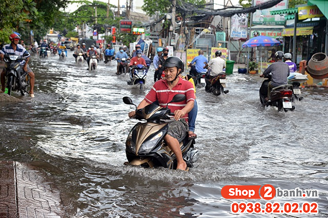 Xe honda air blade chạy qua vùng ngập nước có cần phải thay lọc gió - 1