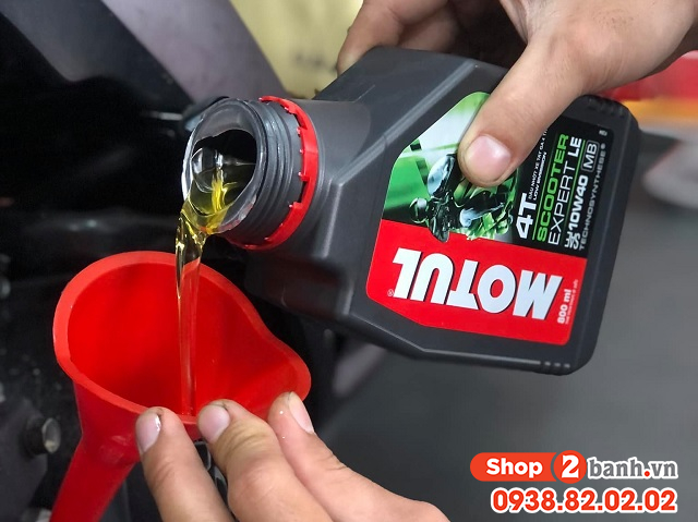 Motul scooter expert le 10w40 08l - 1