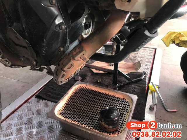 Xe mô tô bmw r1250 gs thay nhớt bao nhiêu lít - 2