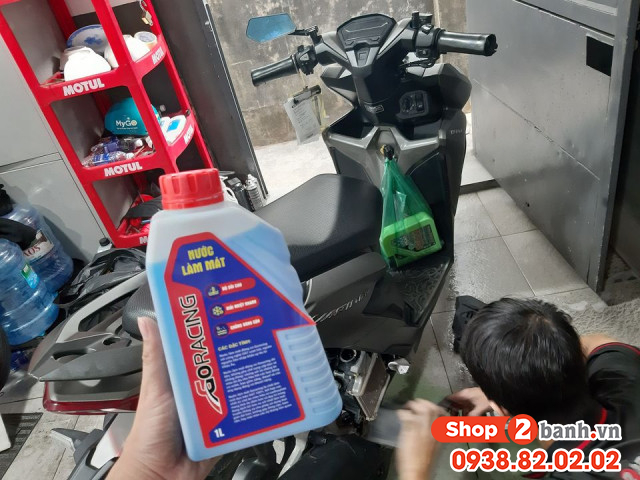 Vệ sinh két nước và thay nước làm mát xe vario 160 - 2