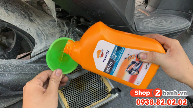 Xe vario 160 thay nhớt repsol moto scooter 10w40 chạy có bốc không - 3