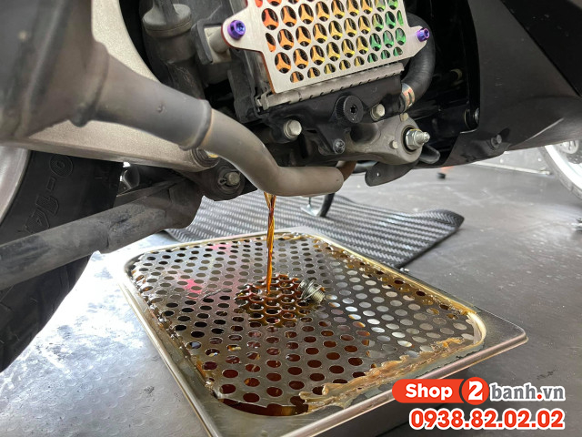 Xe tay ga honda airblade 160 chạy roda thì thay nhớt như thế nào - 2