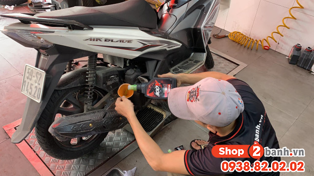 Hướng dẫn tự thay nhớt xe airblade 160 tại nhà đúng cách - 9