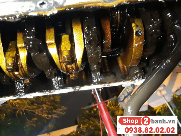 Hỏng xe vì thay phải dầu nhớt giả kém chất lượng và cách phòng tránh - 2