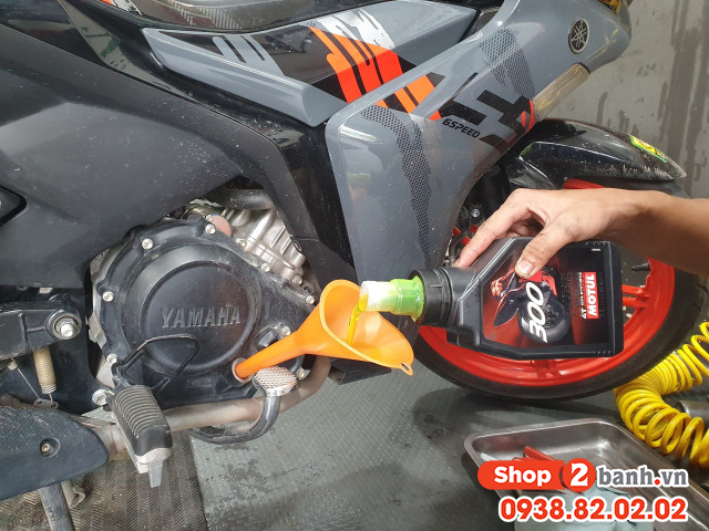 Nhớt motul 300v factory line 10w40 1l - 5