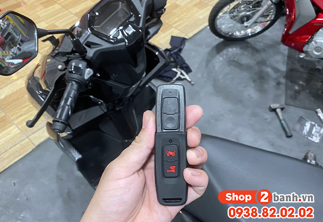 Honda vario 160 quên tắt khóa smartkey xe hết bình phải làm sao - 2