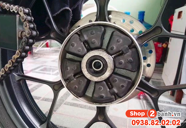Dấu hiệu nhận biết cao su đùm xe máy bị mòn chai nứt cần thay mới - 3