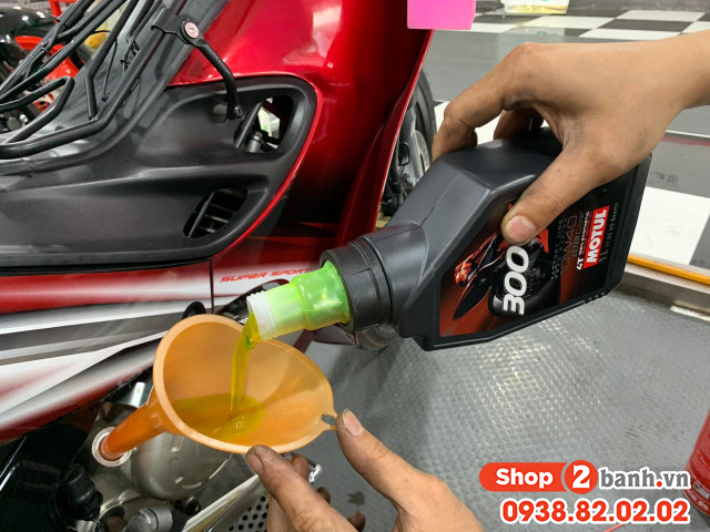 Thay nhớt motul 300v 10w40 cho xe yaz 125 chạy có êm máy không - 3