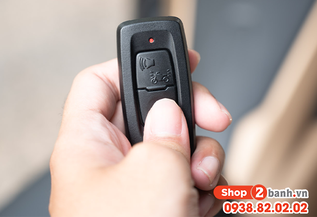 Hướng dẫn cách mở bình xăng mở cốp xe click 160i mới 2025 - 2