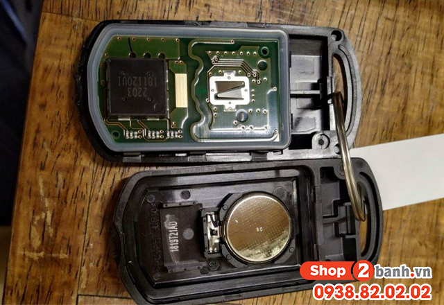 Chìa khóa smartkey xe máy có hết pin không - 2