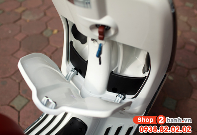 Hướng dẫn cách mở bình xăng mở cốp xe vespa primavera 2025 - 3