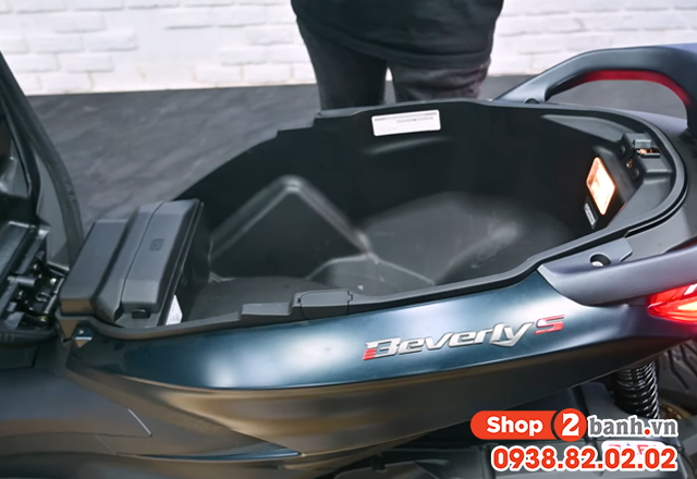 Hướng dẫn cách mở bình xăng mở cốp xe piaggio beverly 2025 - 3