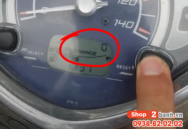 Hướng dẫn cách tắt đèn báo nhớt oil change trên xe yamaha acruzo - 2