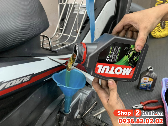 Tại sao nên thay nhớt ngay khi xe máy bị ngập nước chết máy - 4