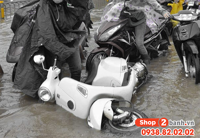 Xe piaggio vespa ngập nước chết máy phải làm sao - 1