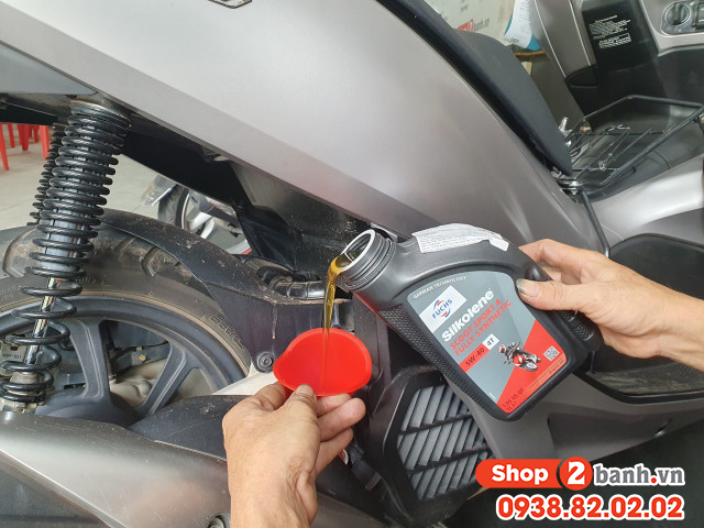Nên thay nhớt láp và nhớt động cơ cho xe tay ga khi bị ngập nước - 9