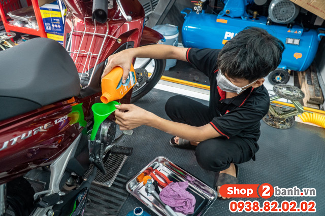 Địa chỉ thay dầu nhớt chính hãng uy tín ở lê văn thọ giá tốt - 2