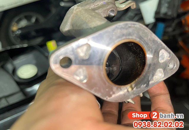 Vì sao phải định kỳ làm vệ sinh họng xăng xe máy - 3