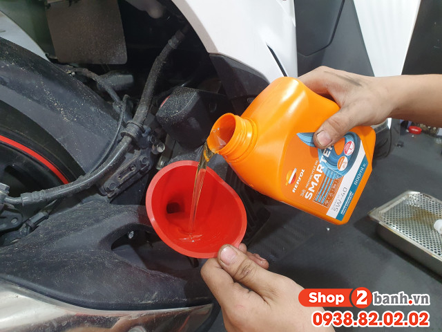 Xe tay ga sh350i có nên thay nhớt hãng honda không - 6