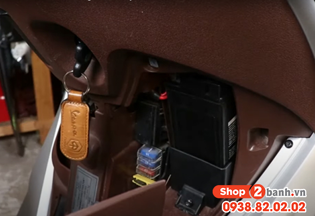 Xe piaggio medley hết bình phải làm sao cách xử lý như thế nào - 3