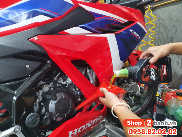 Xe mô tô cbr150r có nên thay nhớt hãng honda không - 3