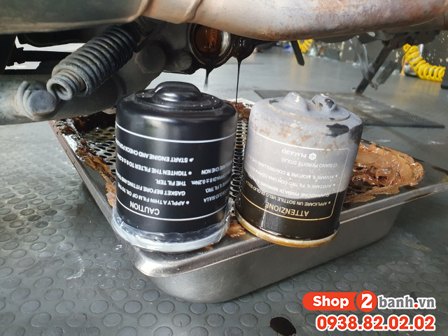 Xe vespa gtv 300 chạy roda thì thay nhớt máy như thế nào - 2