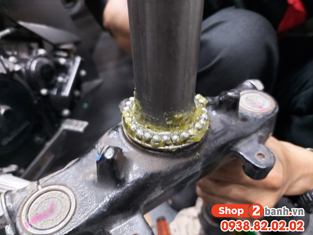 Thay chén cổ xe pcx - 3