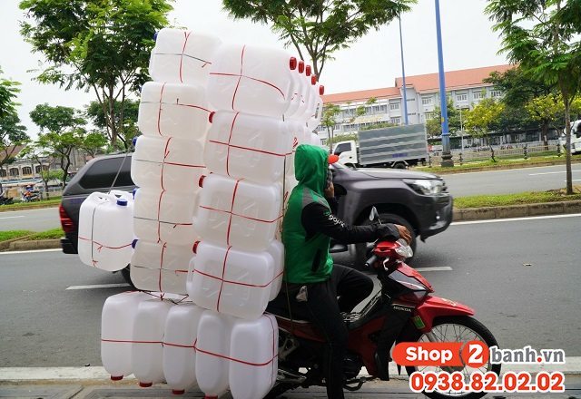 Năm 2025 xe máy chở hàng cồng kềnh bị phạt bao nhiêu tiền - 2