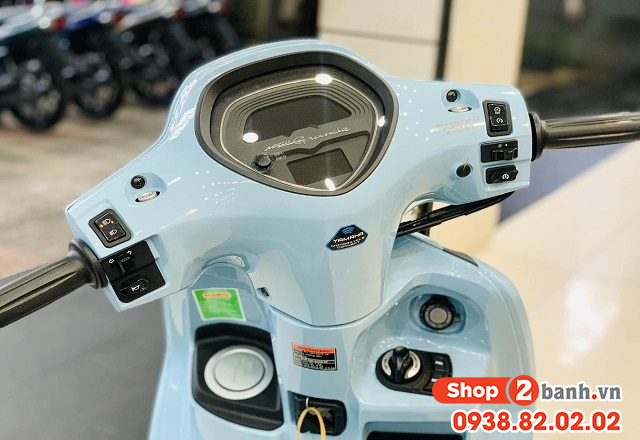 Cách sạc điện thoại trên xe yamaha grande đảm bảo an toàn - 2