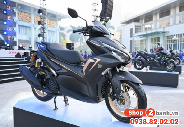 Cách sạc điện thoại trên xe yamaha nvx 155 đảm bảo an toàn - 2