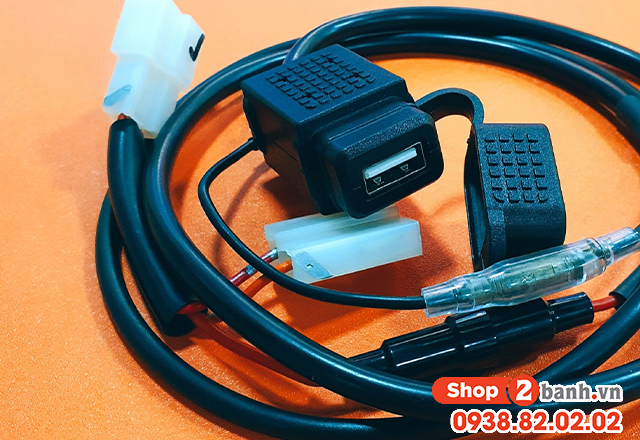 Cách sạc điện thoại trên xe yamaha exciter 155 đảm bảo an toàn - 3