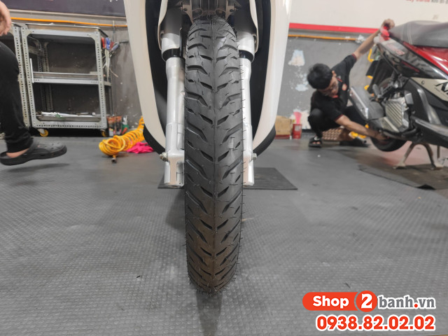 Sh mode thay vỏ michelin pilot street 2 có bám đường tốt không - 3