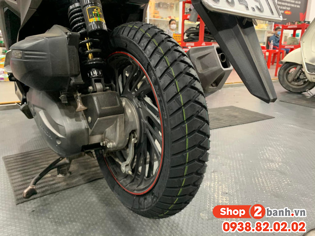 Vario 150 thay vỏ michelin anakee street có bám đường tốt không  - 3
