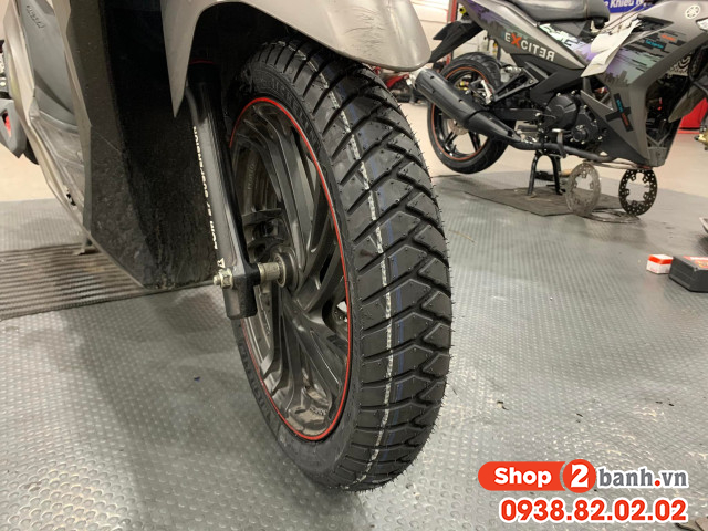 Vario 150 thay vỏ michelin anakee street có bám đường tốt không - 2