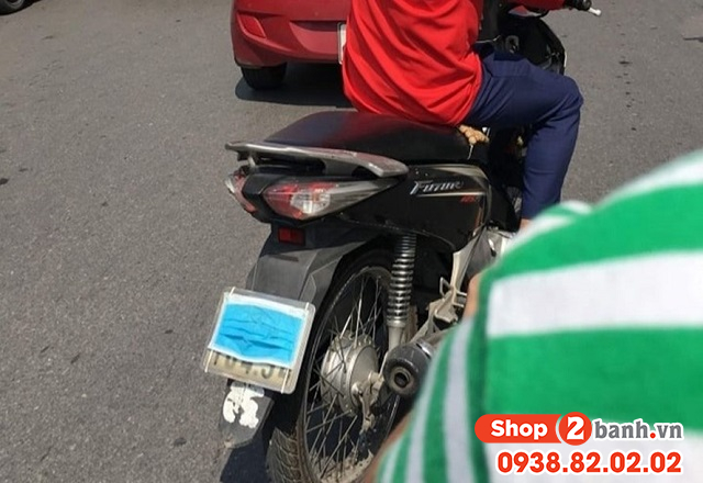 Năm 2025 lỗi che lấp biển số xe máy phạt bao nhiêu tiền - 2