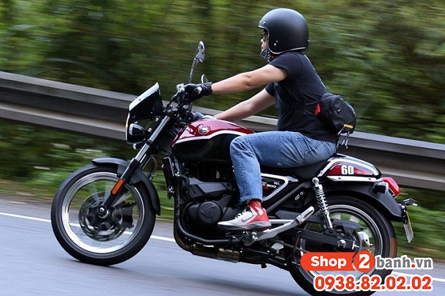 Chạy xe máy vào cua như thế nào để đảm bảo an toàn - 2