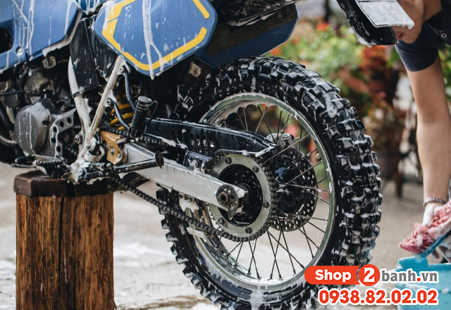 Phải làm gì để bảo vệ xe máy trong mùa mưa ngập nước - 2