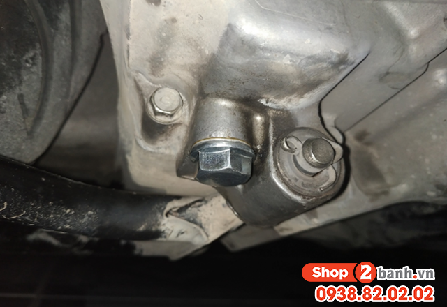 Khi nào nên thay long đền ốc xả nhớt xe máy - 3
