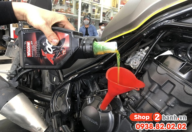 Có nên dùng dầu phụ gia phục hồi động cơ xe máy không - 1