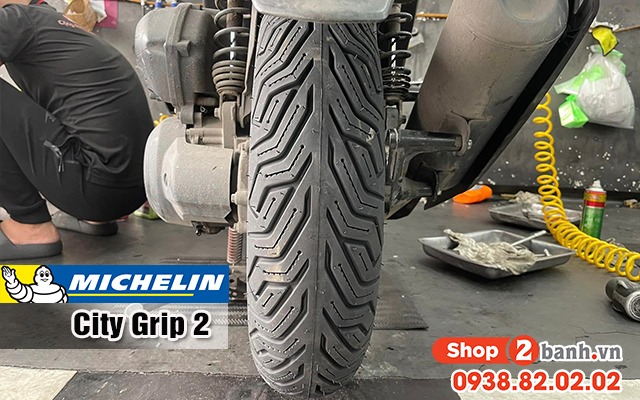 Xe nvx thay lốp michelin city grip 2 bám đường có tốt không  - 3