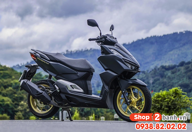 Vệ sinh két nước và thay nước làm mát xe click 160 - 1