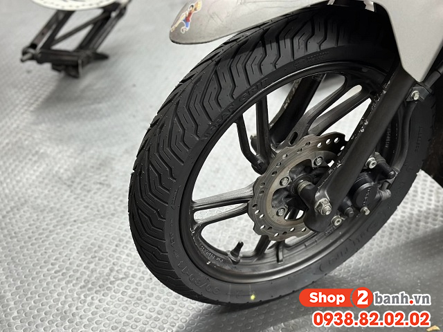 Cách lắp vỏ deli đúng chiều gai lốp để xe chạy bám đường phanh tốt - 4